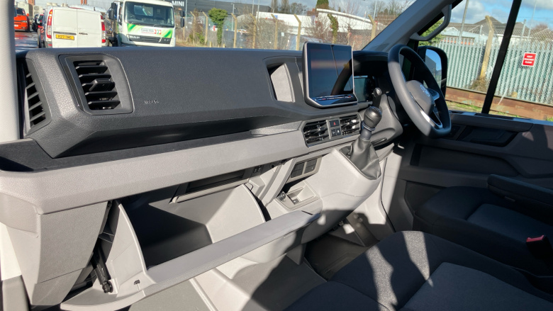 Volkswagen Crafter Cr35 Mwb Diesel Fwd 2.0 TDI 140PS Commerce Plus High Roof Van